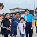 道枝駿佑、むかわ町の人々、西畑大吾／「日本列島ダーツの旅的 全国1億人インタビュー」より（C）日本テレビ