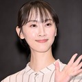 『やわ男とカタ子』記者会見に出席した松井玲奈（C）モデルプレス