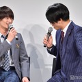 増田からの差し入れの話をする浮所飛貴を「言うなよ～」と嬉しそうに止める（？）増田貴久（C）モデルプレス