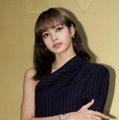 BLACKPINKリサ、水着姿で圧巻美ボディ披露 「レベチ」「美脚すぎ」と反響続々 画像