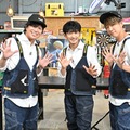 加藤シゲアキ、津田健次郎、小山慶一郎（C）TBS