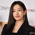 ロングヘアのユジン （C）モデルプレス
