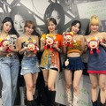 HUH YUNJIN、KIM CHAEWON、KAZUHA、SAKURA、HONG EUNCHAE／LE SSERAFIM（P）＆（C）SOURCE MUSIC