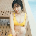 新田さちか、色白美ボディに釘付け プールサイドで夏グラビア 画像