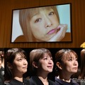「夏まゆみ 魂に出会う会（お別れの会）」会場の様子（下段左から）石田亜佑美、飯田圭織、矢口真里、保田圭、大島麻衣（C）モデルプレス