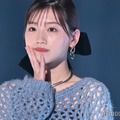 日向坂46佐々木美玲、目元ラインストーン×きらびやか衣装で圧倒的存在感＜TGC2023A／W＞