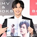 1st写真集「IKKAN」発売記念イベントに出席した簡秀吉（C）モデルプレス