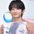 新TVCM発表会で10代の頃の写真を公開した小関裕太（C）モデルプレス