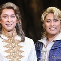 ブロードウェイミュージカル「キャメロット」初日前ご挨拶・フォトコールに出席した坂本昌行＆桐山照史（C）モデルプレス