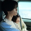 萩原利久、堀田真由「たとえあなたを忘れても」第1話より（C）ABCテレビ