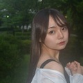 モデルプレスのインタビューに応じた藤原亜美さん（提供写真）