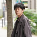 「ONE DAY」誠司（二宮和也）＆時生（大沢たかお）、スマホ入れ替わり説浮上 エンディング映像の思わぬヒントに考察盛り上がる 画像