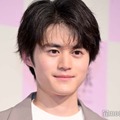 「印象派 モネからアメリカへ ウスター美術館所蔵」記者発表会に出席した鈴鹿央士（C）モデルプレス