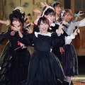 TikTokで話題・FRUITS ZIPPER、ロリータ姿で初の全員ランウェイ 神社舞台にキュートなステージ＜BISHU COLLECTION＞ 画像