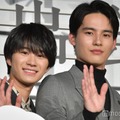 水上恒司を撮らずにアリを撮っていた嶋崎斗亜（C）モデルプレス