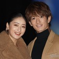 ビーチアートのクリスマス演出メディア体験イベントに出席したみちょぱ、大倉士門（C）モデルプレス