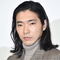 「光る君へ」初回試写会に登壇した柄本佑（C）モデルプレス