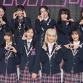 「ME:I」お披露目会見の様子（前列左から）海老原鼓、清水恵子、佐々木心菜、飯田栞月、石井蘭、加藤心（後列左から）櫻井美羽、村上璃杏、笠原桃奈、高見文寧、山本すず（C）モデルプレス