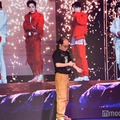 BTSと同じポーズを取る斎藤司（C）モデルプレス