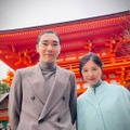 柄本佑、吉高由里子（C）NHK