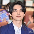 吉沢亮「PICU」1年半ぶりカムバックで1番嬉しかったこととは “先輩・しこちゃん先生”は「ずっとかわいそうな男」＜PICU 小児集中治療室 スペシャル 2024＞ 画像