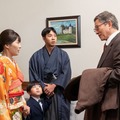 伊藤沙莉、仲野太賀、小林薫「虎に翼」第4話より（C）NHK