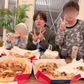 辻希美、家族でピザパーティ！“ほぼ初”ピザを食べた三男の姿も公開「沢山食べてくれました」