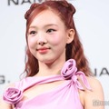 TWICEナヨン、ピンクブラウンヘアにイメチェン 来日で初お披露目 画像