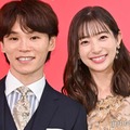 足立梨花、夫・TATSUとの挙式報告 手繋ぎウエディングフォト公開に反響「最高に美しい」「幸せが溢れてる」 画像