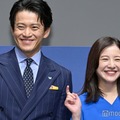 新サービス開始記念イベントに出席した小栗旬、吉高由里子（C）モデルプレス