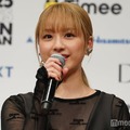 「2025ミス・ティーン・ジャパン」開催発表記者会見に金髪姿で登場した平祐奈（C）モデルプレス