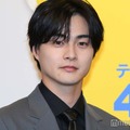 結木滉星、共演者の回答奪い笑い誘う「見抜けてないですね」【ダブルチート 偽りの警官 Season1】 画像