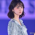 飯沼愛、堂々初ランウェイ オレンジチークでイメチェン【GirlsAward 2024 S／S】 画像