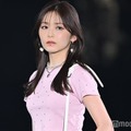 久間田琳加、ミニスカで大胆美脚 しっかりアイメイクで大人っぽく【GirlsAward 2024 S／S】 画像