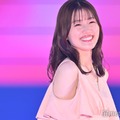 日向坂46佐々木美玲、肩出しワンピでほっそり二の腕際立つ【GirlsAward 2024 S／S】 画像