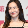 優木まおみ、美デコルテ際立つ衣装で登場 海外との2拠点生活を検討「教育の部分もあります」【ベストマザー賞】 画像