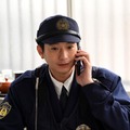 向井理「ダブルチート 偽りの警官 Season1」第3話より（C）テレビ東京　ＷＯＷＯＷ