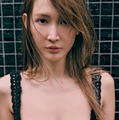 紗栄子、一糸まとわぬ砂時計ボディ披露 美シルエットにスタッフ驚愕 画像