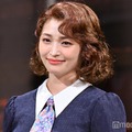 岡本玲、ド派手ヘアで雰囲気ガラリ 美ウエスト際立つコーデに反響「新たな魅力」「一瞬誰か分からなかった」 画像