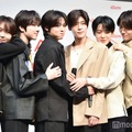 NCT WISH、“くっつきポーズ”披露 今の願いも発表「健康」「野菜もいっぱい食べる」【ALLURE K-BEAUTY FAIR in TOKYO】 画像