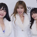 囲み取材に応じた（左から）塩見きら、熊田曜子、村雨芙美（C）モデルプレス