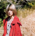 藤吉夏鈴：撮影／細居幸次郎、スタイリング／武久真理江 ヘアメイク／田村直子、デザイン／松本麻実（GROSVENOR design.）（画像提供：講談社）