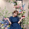 第5子妊娠中の辻希美、ふんわりネイビーワンピを着こなした笑顔SHOTを公開「桜 いつ咲くかなぁ〜」