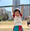 おばたのお兄さん、1歳息子の握力にビックリ！公園遊びSHOTに反響「すごい力もち」「ハンサムボーイちゃん」
