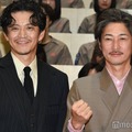 「フロントライン」キックオフイベントに出席した小栗旬、窪塚洋介（C）モデルプレス