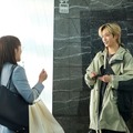 川栄李奈、志尊淳「ダメマネ！」第1話（C）日本テレビ