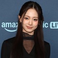 TWICEツウィ、美くびれ全開ミニTシャツ姿「驚異のスタイル」「ビジュ最強」と反響続々 画像