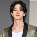 JO1佐藤景瑚、舞台挨拶中に突然タンクトップ姿で肉体美披露 独特回答で周囲困惑【サンダーボルツ＊】 画像