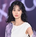 山下美月「ガルアワ」トップバッター務める ウェーブヘアで印象チェンジ【GirlsAward 2025SS】 画像