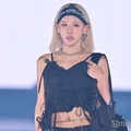 とうあ、リボンたっぷりコーデでトレンド感満載 美くびれ＆美脚も披露【GirlsAward 2025SS】 画像